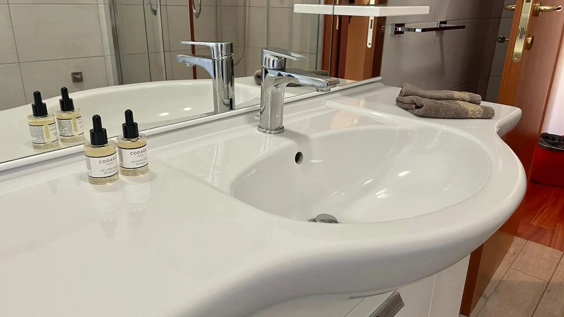 Apartment Lucens Domus Appartamento Roma Quartiere Trieste - Vicino Metro B1 -