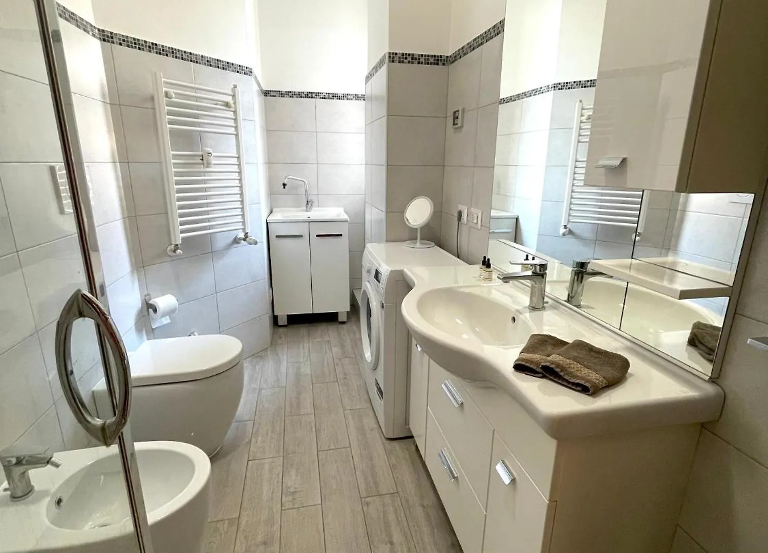 Lucens Domus Appartamento Roma Quartiere Trieste - Vicino Metro B1 - Apartment