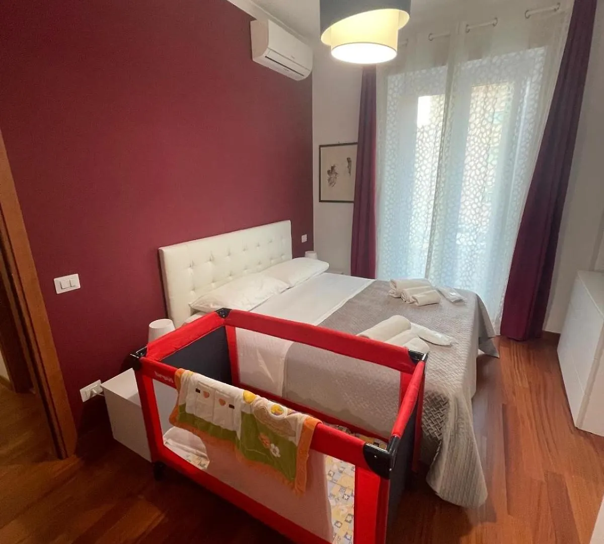 Apartment Lucens Domus Appartamento Roma Quartiere Trieste - Vicino Metro B1 - Italy
